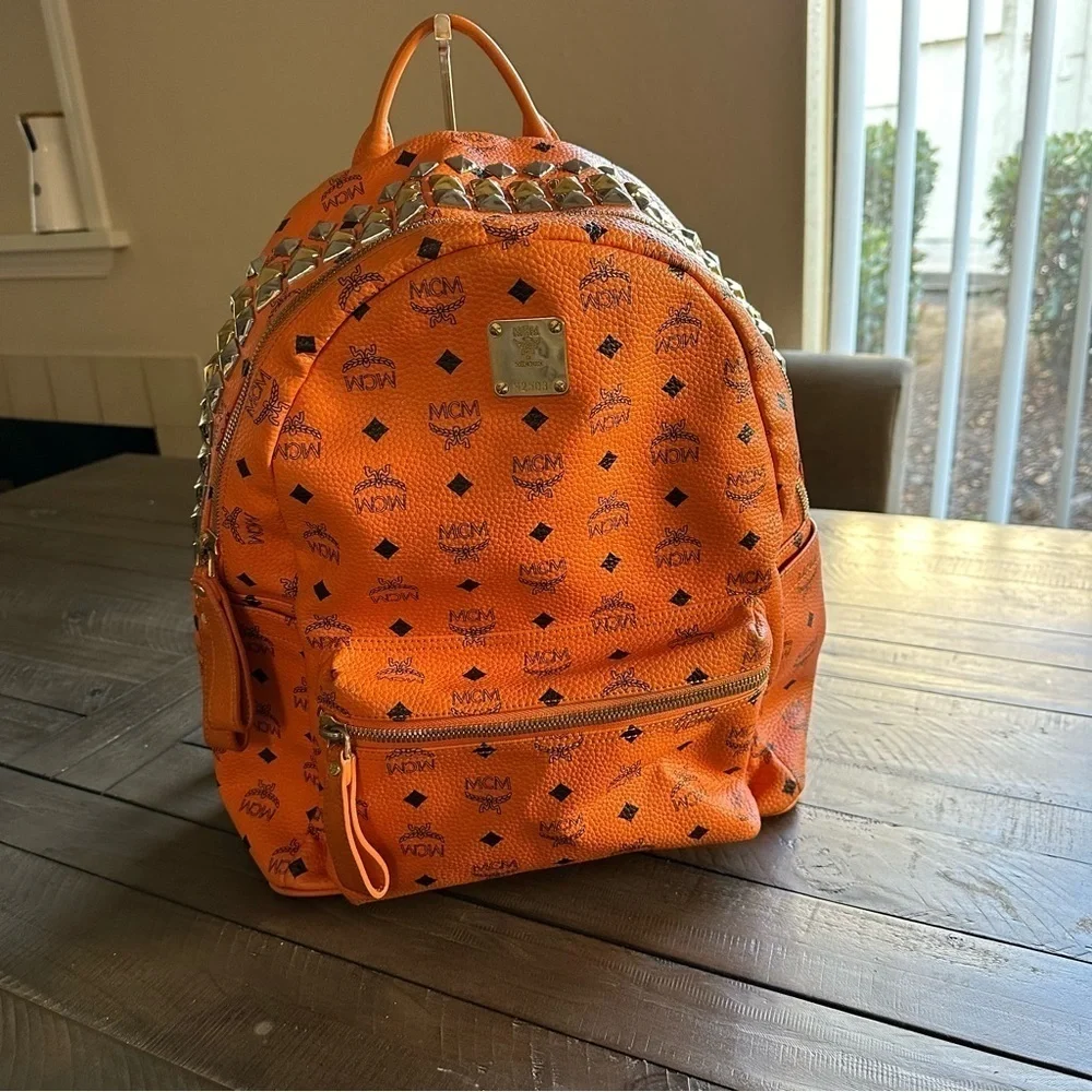 🔥MCM leather orange Visetos coated canvas 
Stark backpack🔥LIMITED EDITION - Picture 3 of 17